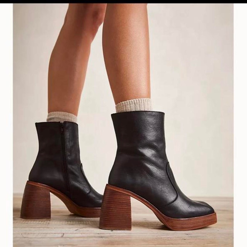 Free People Black Leather and Wooden Ruby Platform Boots | Women’s 37 (US 6.5)